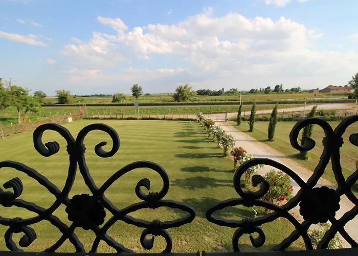 Ca' Bianca Bed & Breakfast 3*